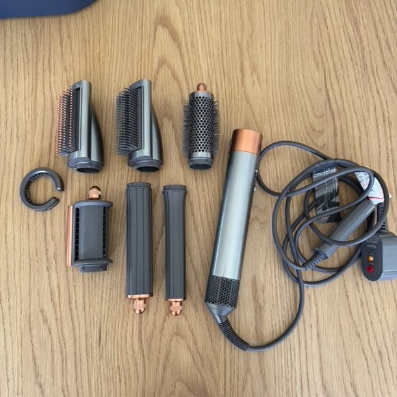 Dyson Airwrap - Picture 6 of 12